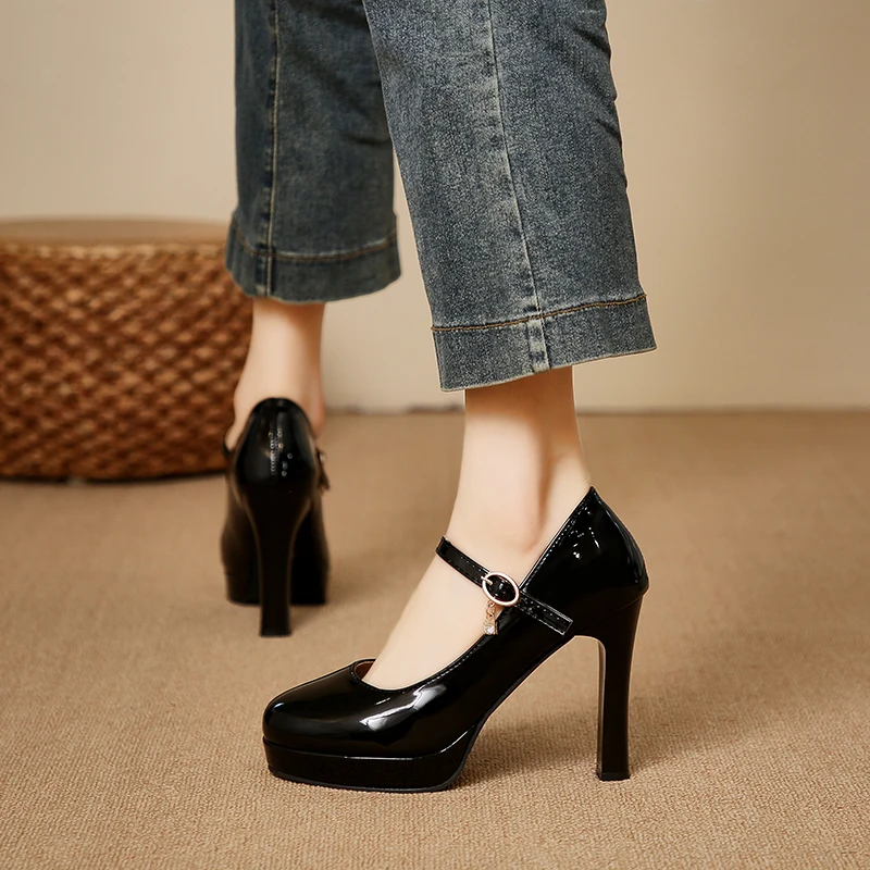 Women's classic round-toe plat - Leather Classic Strap avis et prix